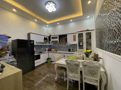 Nhà phố Huyện Nhà Bè Nhà phố thiết kế 1 trệt, 2 lầu diện tích 50m2 nở hậu rất đẹp.