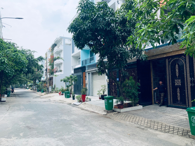 IMG_8017.HEIC Nhà phố Quận 2, diện tích 86m², 1 Trệt 2 lầu,hướng Đông Nam