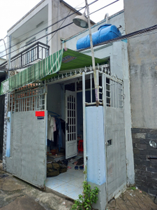 Nhà phố Quận Tân Phú Nhà có diện tích 40m2 có 2 phòng ngủ, không nội thất.