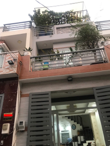 Nhà phố Quận Bình Tân Nhà phố thiết kế 1 trệt, 1 lầu và sân thượng, cửa hướng Bắc mát mẻ.