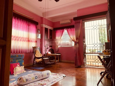Nhà phố Quận Phú Nhuận Nhà có sổ hồng riêng, thiết kế 1 trệt và 3 lầu đúc chắc chắn.