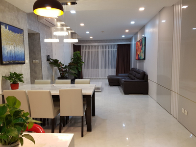 Căn hộ Saigon Pearl, Quận Bình Thạnh Căn hộ Saigon Pearl tầng 22 có 3 phòng ngủ, bàn giao đầy đủ nội thất.