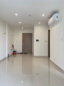  Căn hộ Vinhomes Grand Park hướng ban công đông nam không có nội thất diện tích 70.4m².