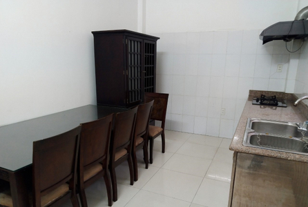 Nhà phố Quận Bình Tân Nhà phố thiết kế 3 tầng và sân thượng, diện tích 80m2.