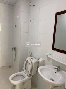 toilet căn hộ Topaz Elite  Căn hộ Topaz Elite view thoáng mát, không có nội thất.