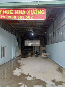 Nhà xưởng kho bãi Huyện Hóc Môn Nhà xưởng kho bãi mặt tiền đường đường 10D, diện tích 300m2 rộng thoáng.