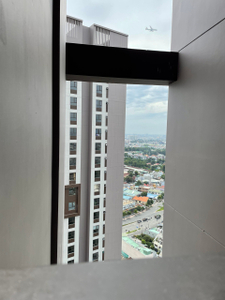 Căn hộ Opal Boulevard, Huyện Dĩ An Căn hộ Opal Boulevard tầng 30, bàn giao nội thất cơ bản.