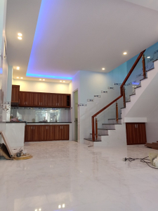 Nhà phố Quận Bình Tân Nhà phố có cửa hướng Đông Nam mát mẻ, diện tích 69.3m2 rộng thoáng.