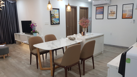 z4260730068566_5956c8f1ed0d49e5829d5dba47a896b6.jpg Căn hộ Saigon South Residence hướng Nam, diện tích 95m²