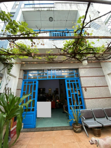 Nhà phố Đường Đoàn Văn Bơ 2 tầng diện tích 133m² pháp lý sổ hồng.