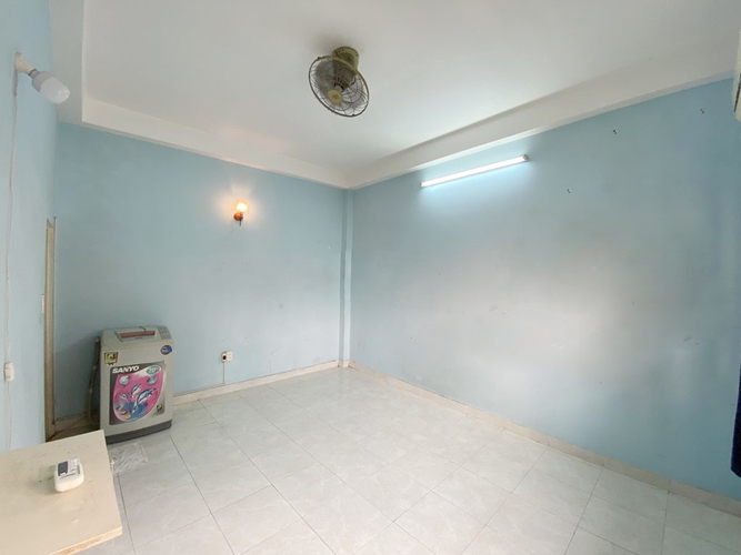 Nhà phố Quận Bình Thạnh Nhà thiết kế 1 trệt và 2 lầu diện tích đất 25m2, nội thất cơ bản.