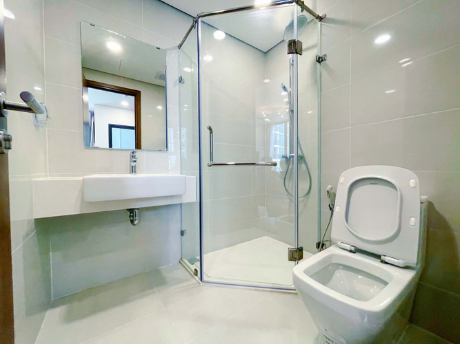 toilet căn hộ Ecogreen Saigon Căn hộ Eco Green SaiGon tầng 14 có 3 phòng ngủ, không có nội thất.