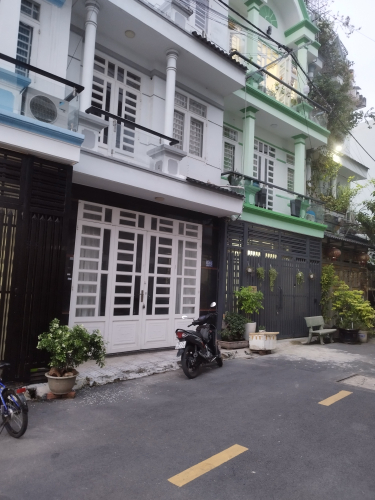 Nhà phố đường Nguyễn Ánh Thủ quận 12 Nhà phố thiết kế 1 trệt, 2 lầu diện tích 60.3m2, khu dân cư hiện hữu.