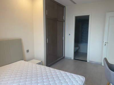  Căn hộ Vinhomes Golden River đầy đủ nội thất diện tích 100m².