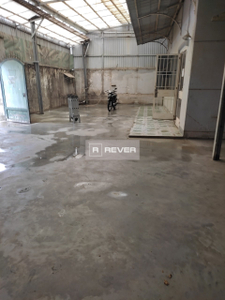  Nhà xưởng kho bãi diện tích 600m2, khu vực dân cư an ninh và yên tĩnh.