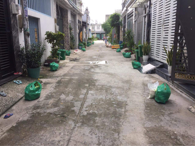 Nhà phố Quận Bình Tân Nhà phố thiết kế 1 trệt, 1 lầu và sân thượng, cửa hướng Bắc mát mẻ.