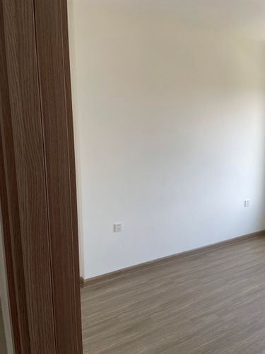  Căn hộ Vinhomes Grand Park hướng ban công tây nam không có nội thất diện tích 46.5m²