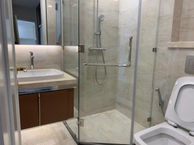 Phòng tắm Vinhomes Golden River, Quận 1 CĂN HỘ VINHOMES GOLDEN RIVER TẦNG CAO