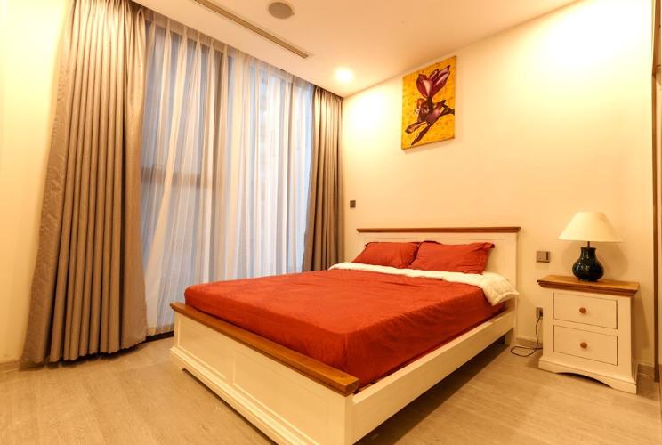 Căn hộ Vinhomes Golden River, Quận 1 Office-tel Vinhomes Golden River tầng 33, đầy đủ nội thất và tiện ích.