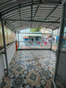 Nhà phố Quận Gò Vấp Nhà phố kết cấu 1 trệt 2 lầu và sân thượng hướng Tây Nam, sổ hồng riêng.