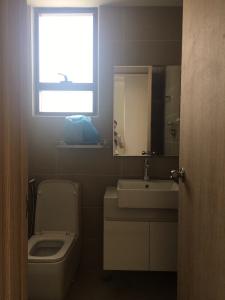 Phòng tắm căn hộ The Sun Avenue, Quận 2 Căn hộ The Sun Avenue tầng 13 view thành phố, đầy đủ nội thất.