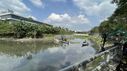 Đất nền Quận Bình Thạnh Đất mặt tiền kênh đường Đặng Thuỳ Trâm, cách trường ĐH Văn Láng 30m.