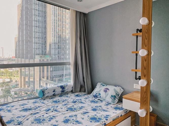 Căn hộ Vinhomes Central Park, Quận Bình Thạnh Căn hộ Vinhomes Central Park tầng 9, với phòng ngủ view nội khu yên tĩnh.