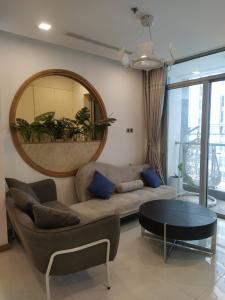 Phòng khách Vinhomes Central Park Căn hộ Vinhomes Central Park tầng trung, đầy đủ nội thất