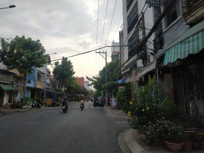 Đường trước nhà phố Quận Tân Bình Nhà phố mặt tiền đường Nguyễn Phúc Chu diện tích 48.2m2, không nội thất.