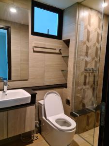 Phòng tắm Căn hộ Feliz En Vista Căn hộ Feliz En Vista tầng cao nội thất cơ bản, dọn vào ở ngay.