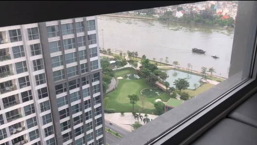 View căn hộ Vinhomes Central Park, Quận Bình Thạnh Căn hộ Vinhomes Central Park tầng 20 thiết kế hiện đại, cửa hướng Tây Nam.