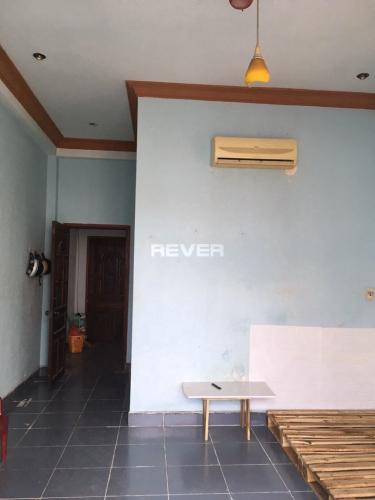 Phòng ngủ nhà phố Quận 7 Nhà phố hướng Đông Nam đường Gò Ô Môi 3 tầng, nội thất cơ bản.