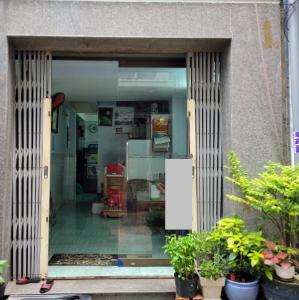 Nhà phố đường Nguyễn Trãi, Quận 1 Nhà phố hướng Đông Bắc, hẻm xe máy thoáng mát, nội thất cơ bản.