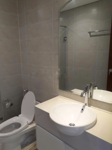 Officetel Vinhomes Central Park, Quận Bình Thạnh Officetel Vinhomes Grand Park tầng 6 diện tích 45.9m2, nội thất cơ bản.