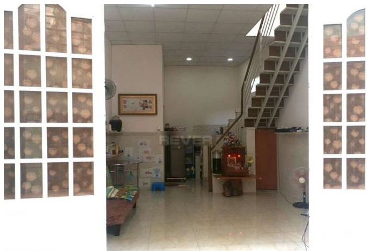 Nhà phố Quận Gò Vấp Nhà phố hướng Tây Nam thiết kế 1 trệt, 1 lầu kiên cố, nội thất cơ bản.