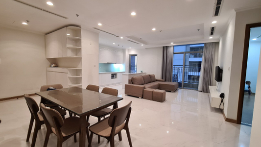 Căn hộ Vinhomes Central Park, Quận Bình Thạnh Căn hộ Vinhomes Central Park tầng 7 thiết kế 4 phòng ngủ, đầy đủ nội thất.