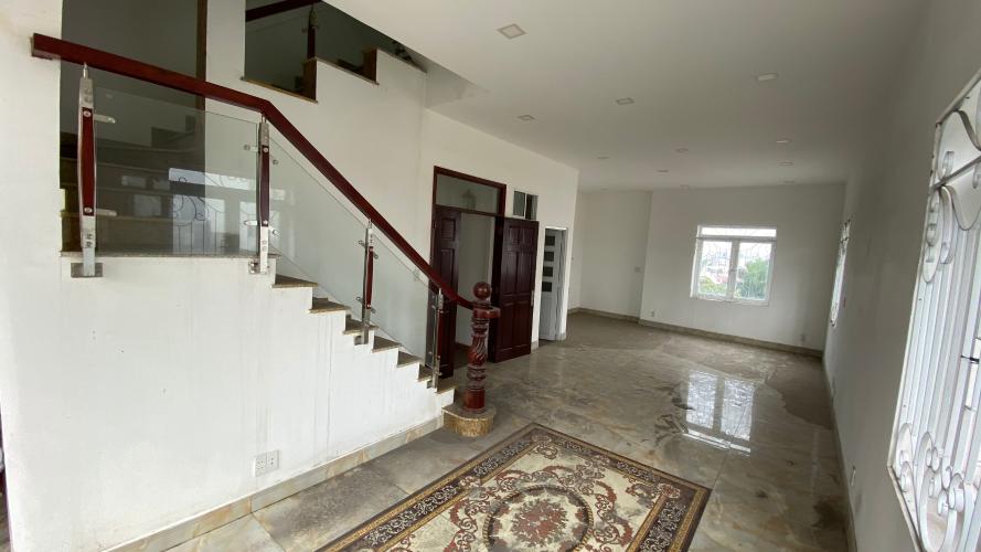 phòng ngủ  Nhà phố hướng Đông Nam mặt tiền, diện tích sử dụng 432m2.