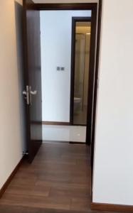 Phòng ngủ Resgreen Tower, Tân Phú Căn hộ Resgreen Tower tầng trung, ban công hướng Đông.