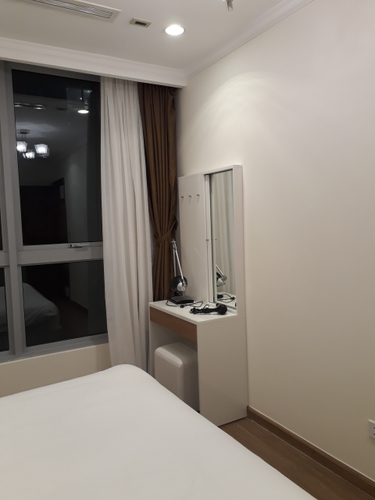 Officetel Vinhomes Central Park, Quận Bình Thạnh Officetel Vinhomes Central Park tầng 24 view nội khu, đầy đủ nội thất.