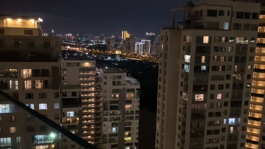 Diamond Island, Quận 2 Căn hộ Diamond Island tầng 28 ban công hướng Đông Nam, view nội khu.