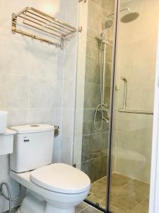 Toilet Masteri Millennium Quận 4 Căn hộ Office-tel Masteri Millennium tầng 6, nội thất cơ bản.