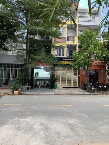 Mặt bằng kinh doanh Quận 2 Mặt bằng kinh doanh diện tích 50m2 vuông vắn, cửa hướng Tây Nam.