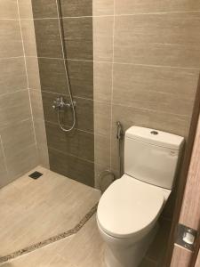 Toilet Vinhomes Grand Park Quận 9 Căn hộ Studio Vinhomes Grand Park tầng trung, view nội khu.