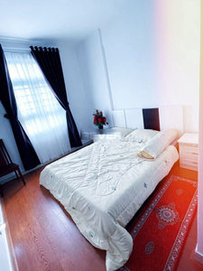 Căn hộ Sunview Town, Quận Thủ Đức Căn hộ Sunview Town tầng 9 thiết kế toàn bộ sàn gỗ, nội thất cơ bản.