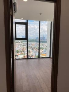 Phòng ngủ Eco Green Saigon Căn hộ Eco Green Saigon tầng cao, view thành phố.