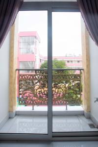 Nhà phố Phú Nhuận Bán nhà mặt tiền Lê Tự Tài, Phú Nhuận, sổ hồng, kế bên chợ Nguyễn Đình Chiểu