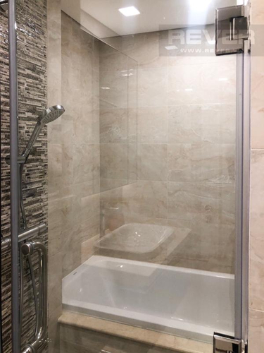 Căn hộ Vinhomes Golden River, Quận 1 Căn hộ cao cấp Vinhomes Golden River tầng 15, đầy đủ nội thất.