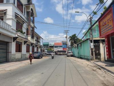 Đường trước nhà phố Huyện Nhà Bè Nhà phố hẻm xe hơi đường Huỳnh Thị Đồng, diện tích 54m2 nội thất cơ bản.