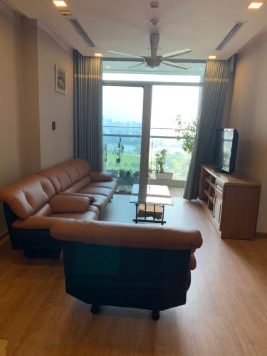 Phòng khách Căn hộ Vinhomes Central Park Căn hộ Vinhomes Central Park tầng 10 nội thất đầy đủ, sàn lót gỗ