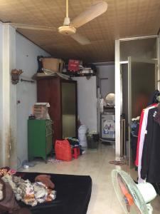 Bên trong nhà phố quận 4 Bán nhà phố 2 tầng, đường hẻm Đoàn Văn Bơ, phường 9, quận 4, diện tích đất 20.9m2, sổ hồng đầy đủ.